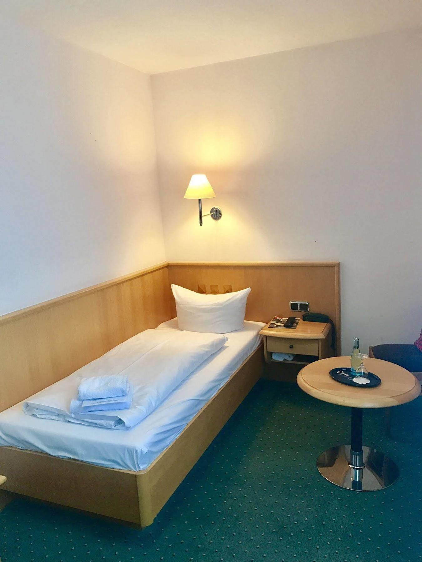 Hotel Berlin - Greenline Hotel Zossen Dış mekan fotoğraf